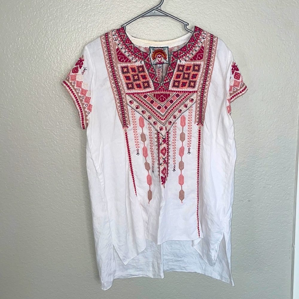 Johnny Was short sleeve, white linen tunic with gorgeous embroidery. Size Large